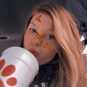 Meet your Posher, Marisa